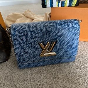 Louis Vuitton twist purse